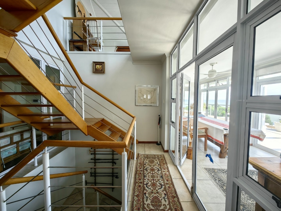 To Let 3 Bedroom Property for Rent in Gordons Bay Village Western Cape